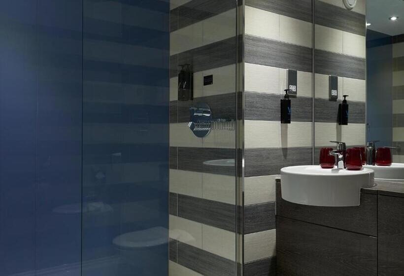 اتاق استاندارد, Village Hotel Edinburgh