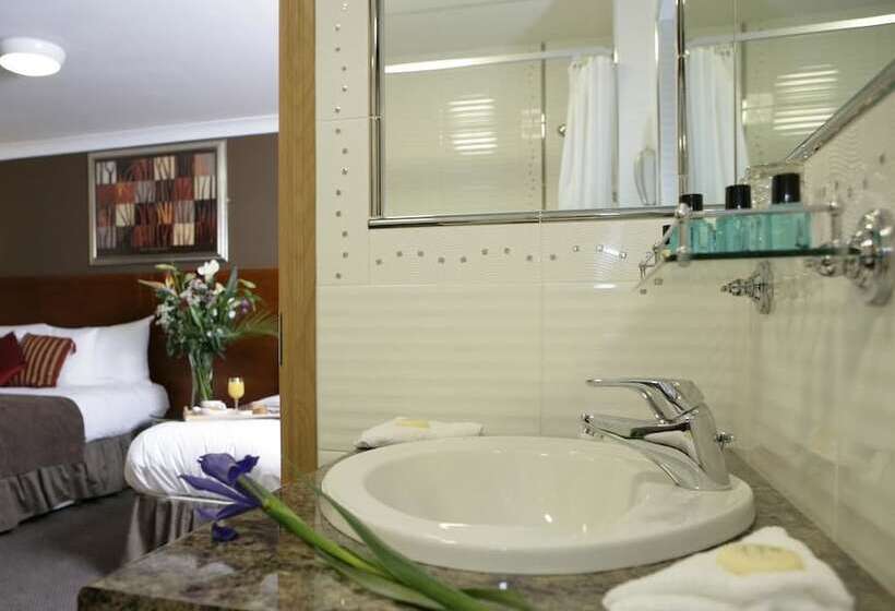اتاق استاندارد سه نفره, Ashford Court Boutique