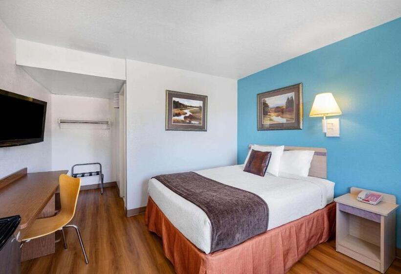 Номер Стандарт, Travelodge By Wyndham Miles City