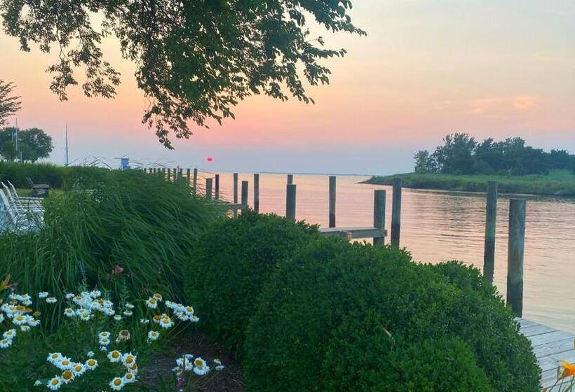 스탠다드 룸 킹사이즈 침대, The Tilghman Island Inn