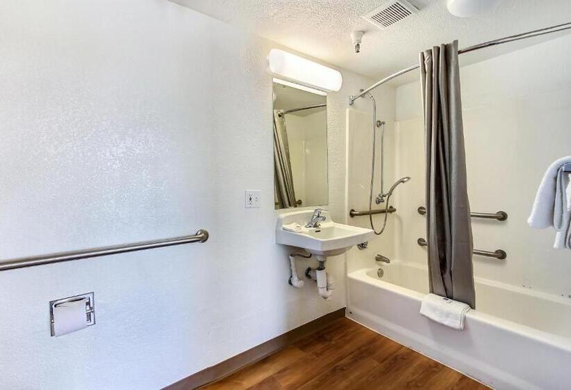 Номер Стандарт Адаптированный для Инвалидов, Motel 6watsonville, Ca  Monterey Area