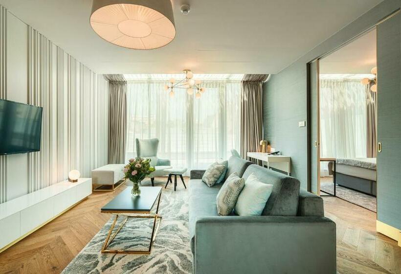 سوییت لوکس, Ferreus Modern Art Deco