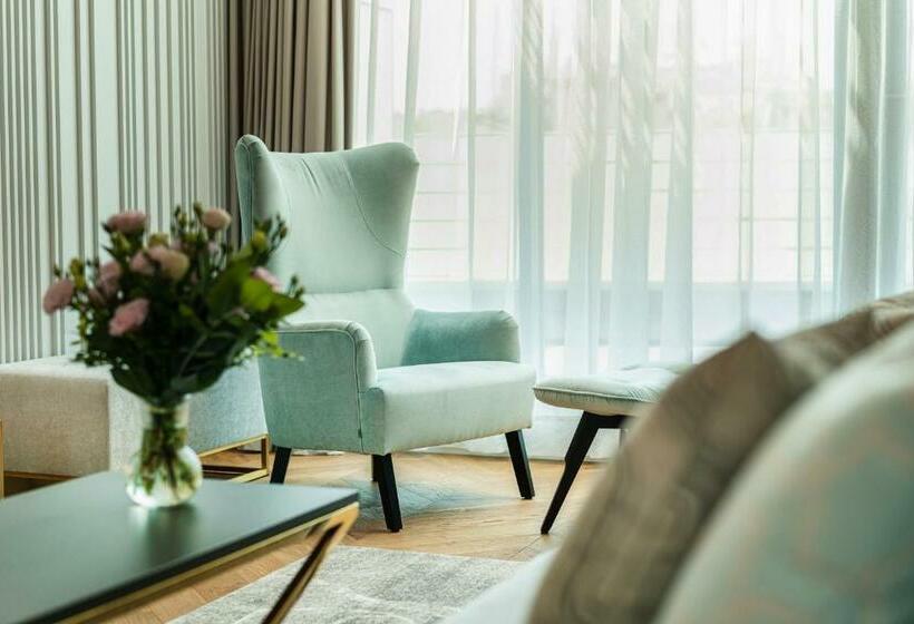 سوییت لوکس, Ferreus Modern Art Deco