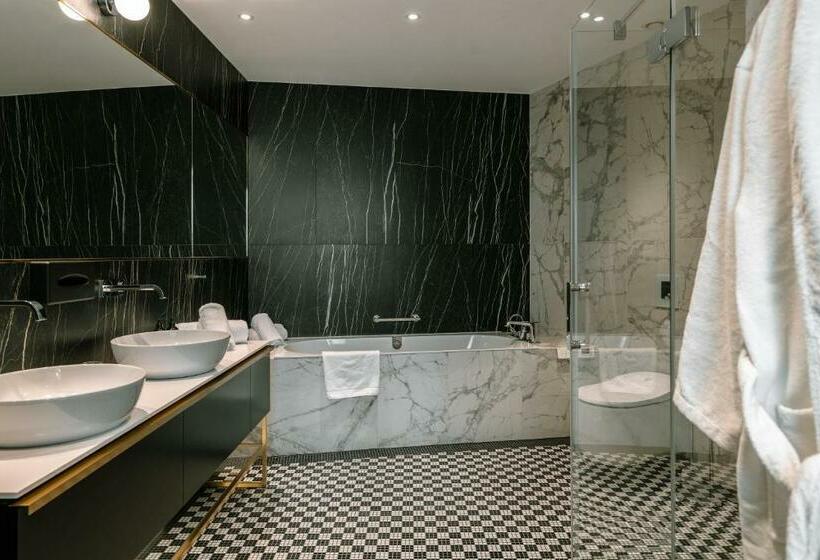 سوییت جونیور, Ferreus Modern Art Deco
