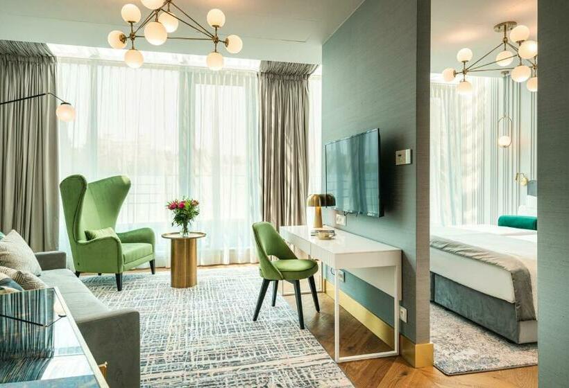سوییت جونیور, Ferreus Modern Art Deco