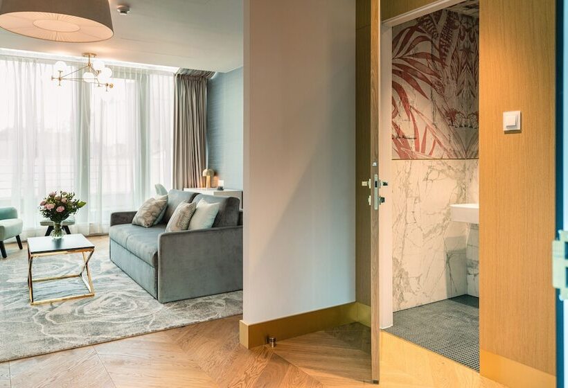 سوییت لوکس, Ferreus Modern Art Deco