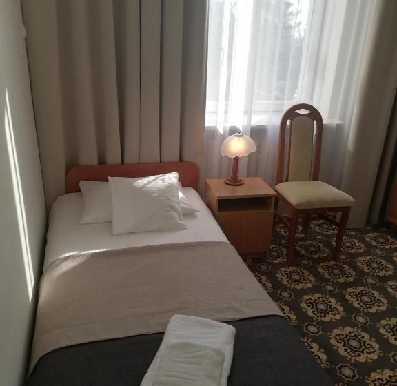 اتاق اکونومی, Rewita Rusałka