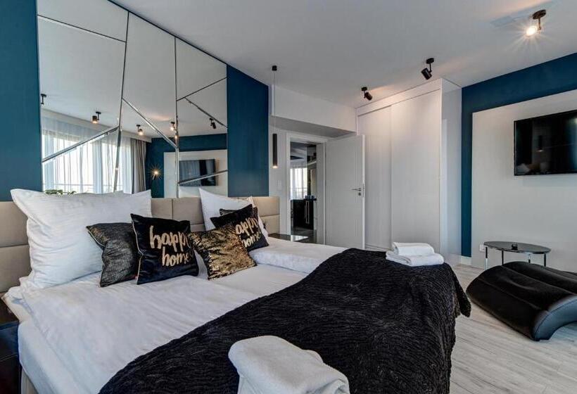 1 Bedroom Penthouse Apartment, Apartamenty Rondo