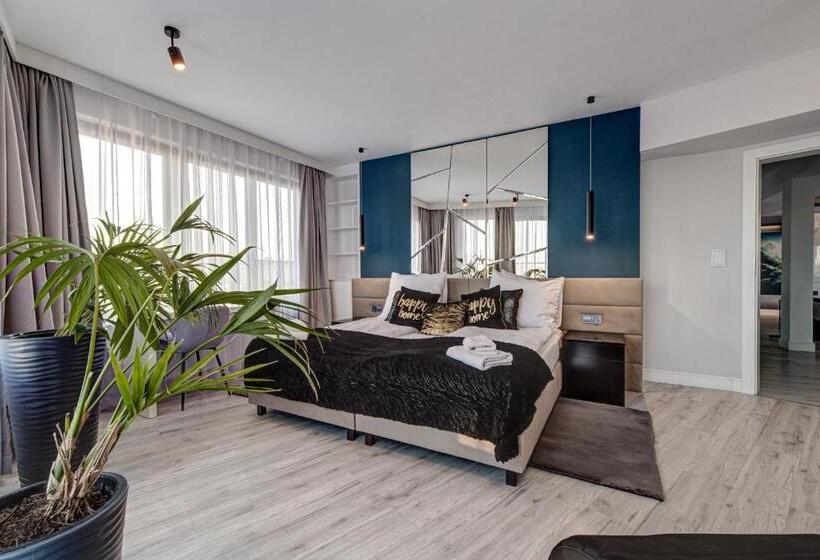 1 Bedroom Penthouse Apartment, Apartamenty Rondo