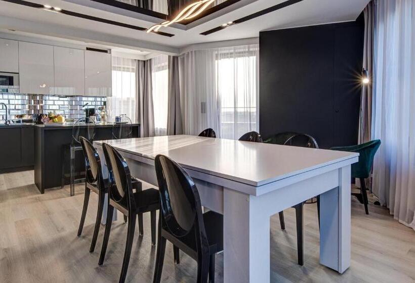 اتاق پنت هاوس, Apartamenty Rondo