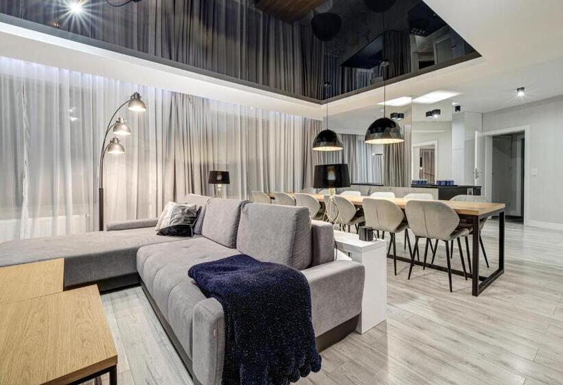 1 Bedroom Penthouse Apartment, Apartamenty Rondo