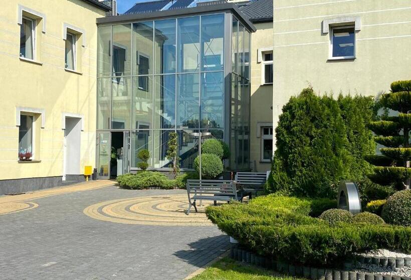 استودیوی استاندارد, Apartamenty I Pokoje „pod Jedynką”