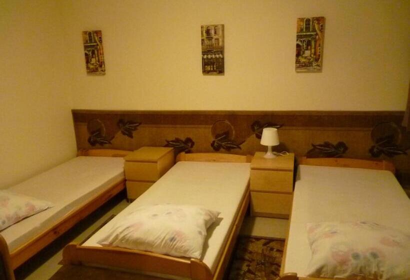 Апартаменты 1 Спальня с Террасой, Ośrodek Wypoczynkowy W Sosnowym Lesie