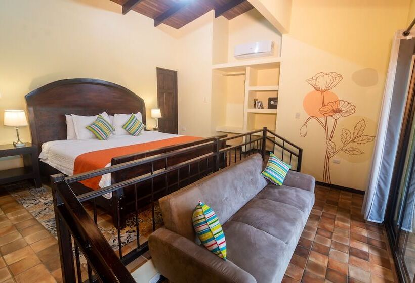 سوئیت جونیور با تخت بزرگ, Rinconcito Lodge