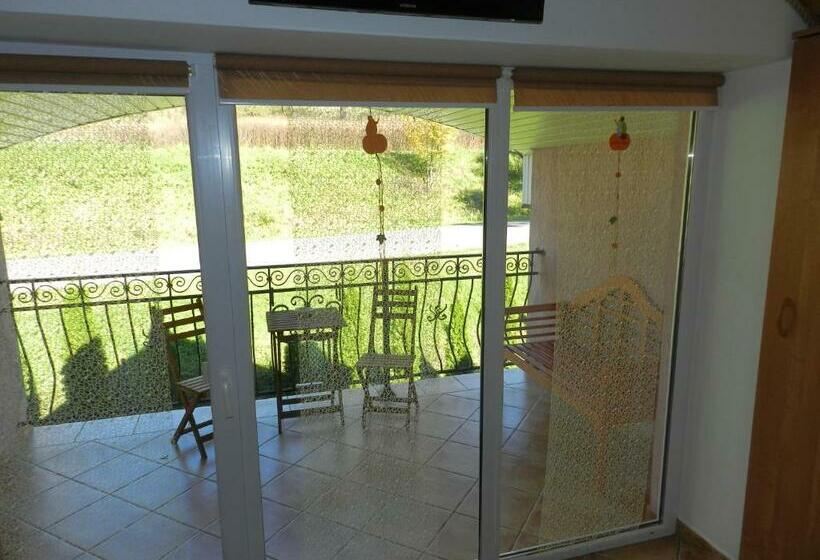 اتاق استاندارد با بالکن, Leśny Dwór Bieszczady   Sauna I Gorąca Balia