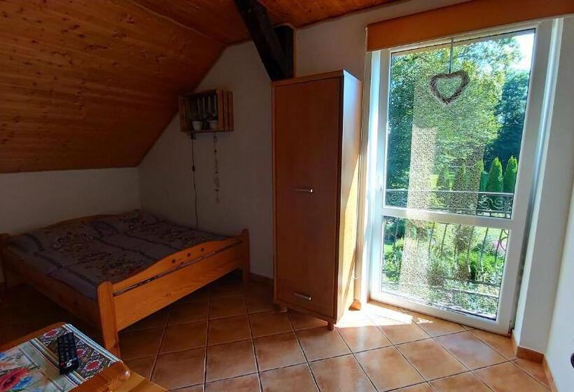 اتاق استاندارد با چشم‌انداز باغ, Leśny Dwór Bieszczady   Sauna I Gorąca Balia