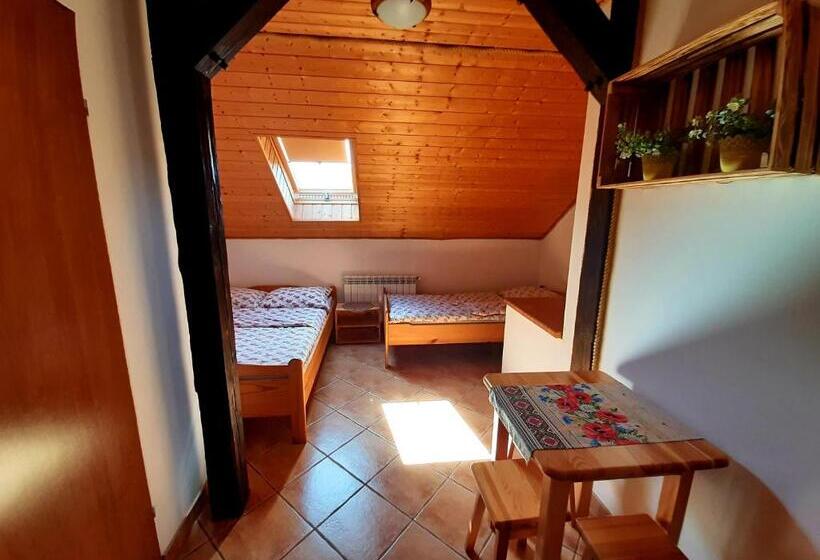 اتاق استاندارد سه نفره, Leśny Dwór Bieszczady   Sauna I Gorąca Balia