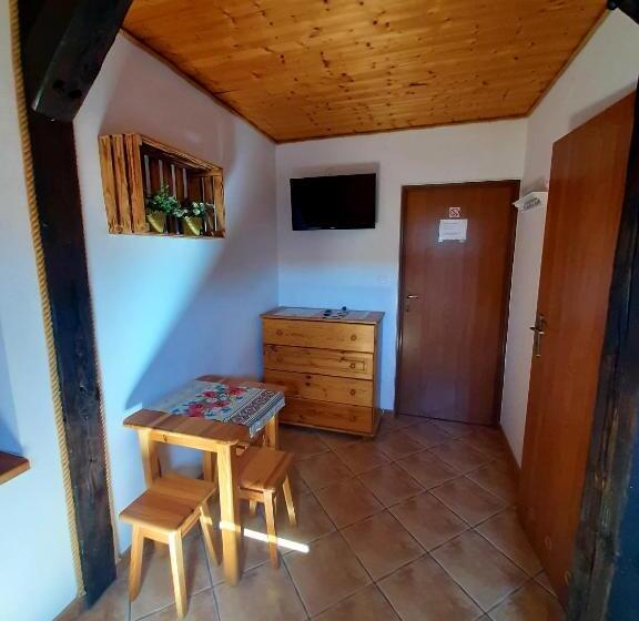 اتاق استاندارد سه نفره, Leśny Dwór Bieszczady   Sauna I Gorąca Balia