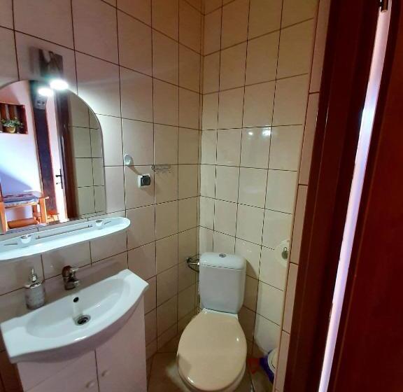 اتاق استاندارد سه نفره, Leśny Dwór Bieszczady   Sauna I Gorąca Balia