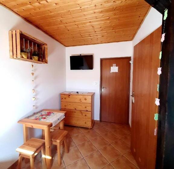 اتاق استاندارد سه نفره, Leśny Dwór Bieszczady   Sauna I Gorąca Balia