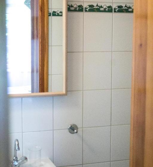 Номер Стандарт Вид на Сад, Siedem łanów