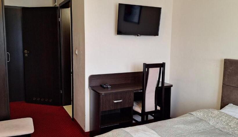 Номер Стандарт, Restauracja Hotel Graal