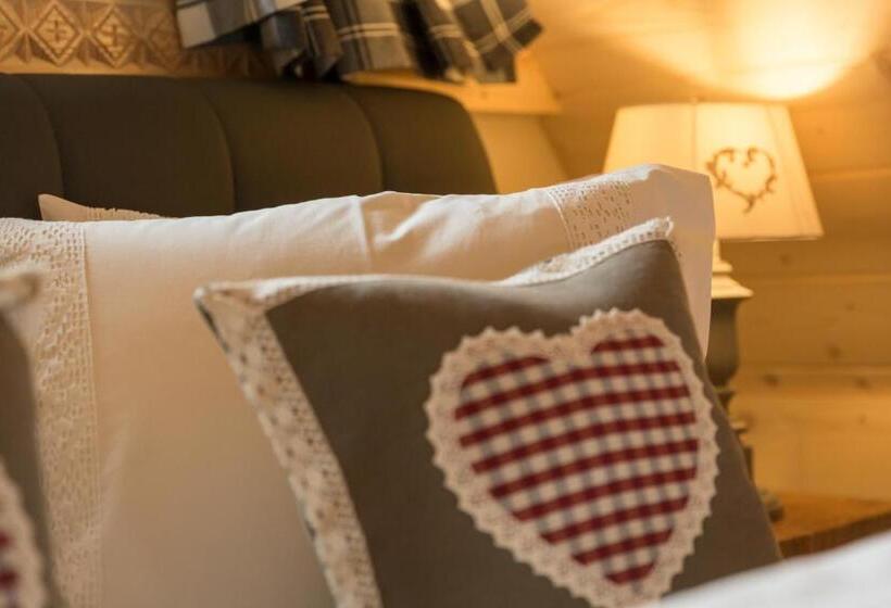 Полулюкс, Aparthotel Bambi