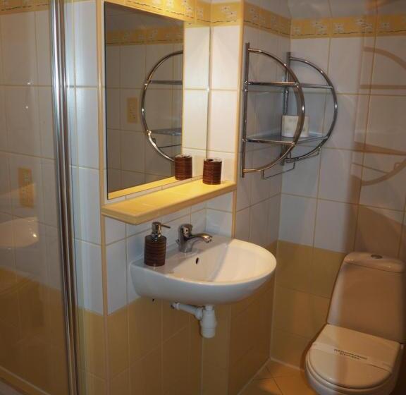 Quarto Estandar, Koci Zamek