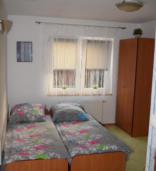Quarto Estandar, Pokoje Emilia I Julia