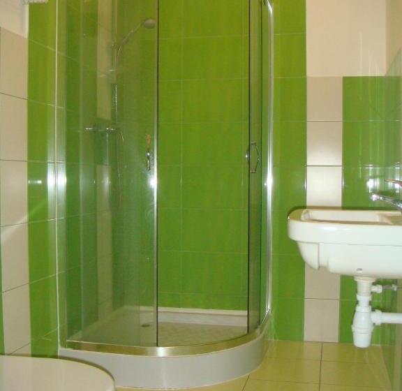 اتاق استاندارد چهار تخته, Hostel Omega