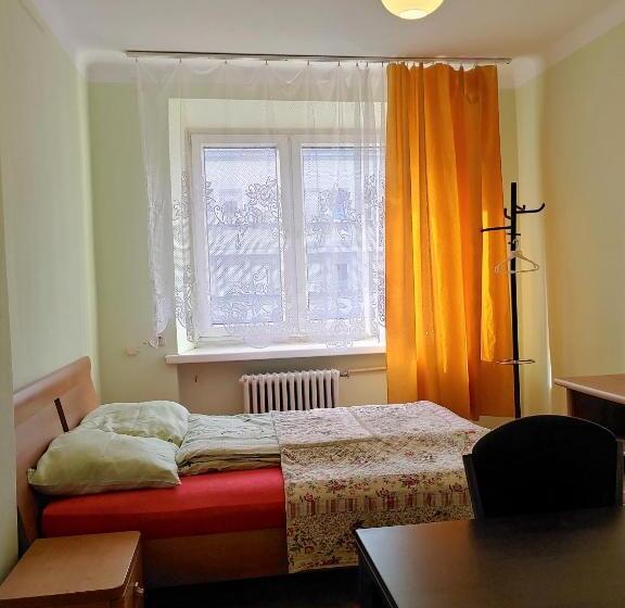 اتاق استاندارد یک تخته با سرویس بهداشتی مشترک, Hostel Omega