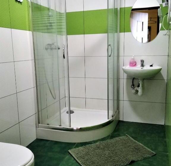اتاق استاندارد, Hostel Omega