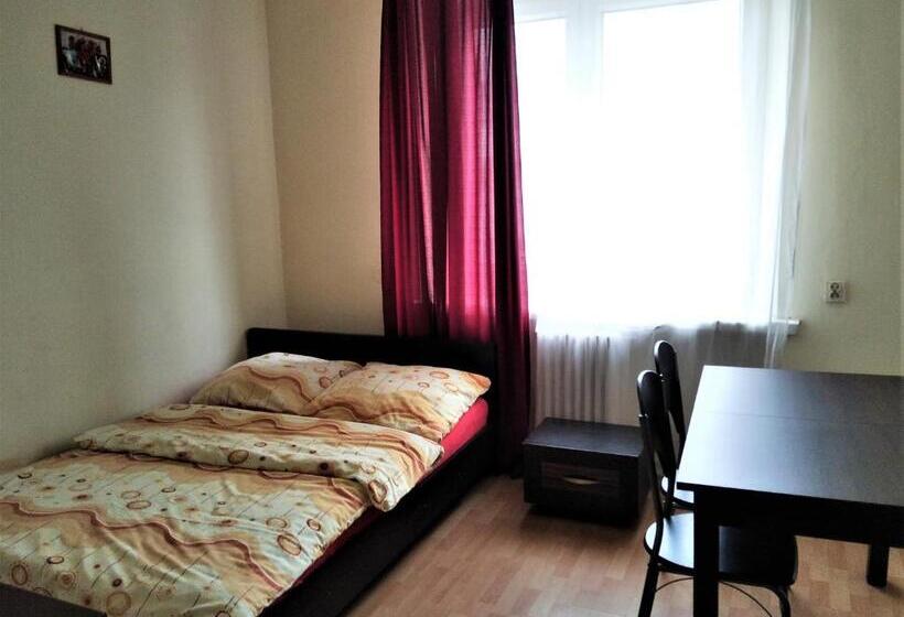 اتاق استاندارد چهار تخته, Hostel Omega