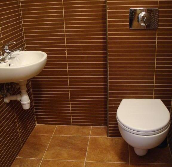 اتاق خانوادگی با سرویس بهداشتی مشترک, Hostel Omega