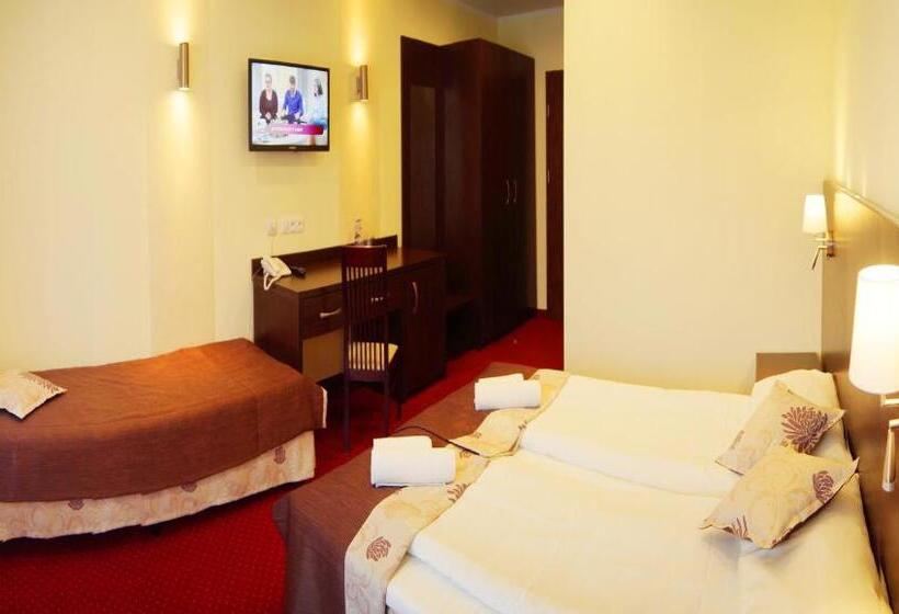 اتاق استاندارد سه نفره, Zefir Spa