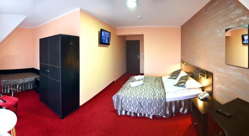 اتاق استاندارد سه نفره, Zefir Spa