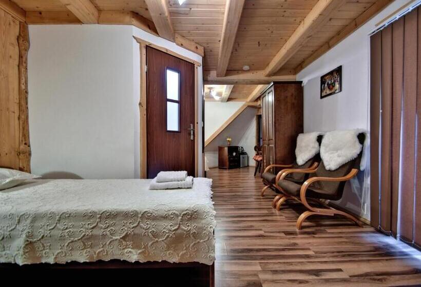 带阳台的三人标准间, Magnat Inn & Sauna & Relax