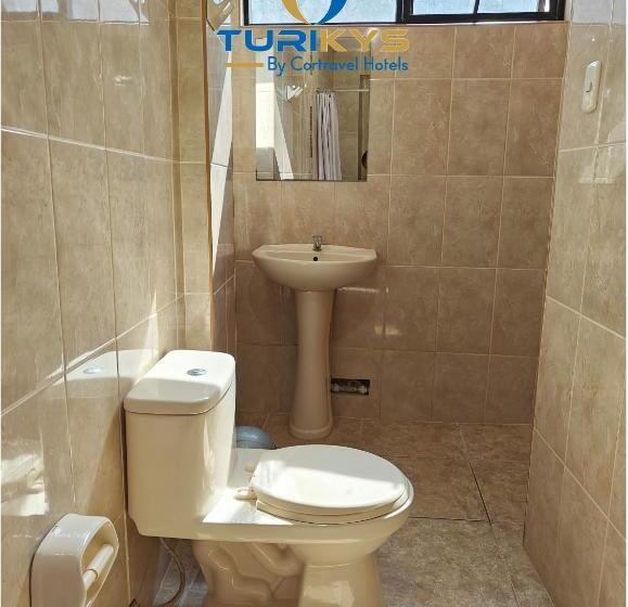 اتاق استاندارد با چشم‌انداز کوهستان, Turikys Churin