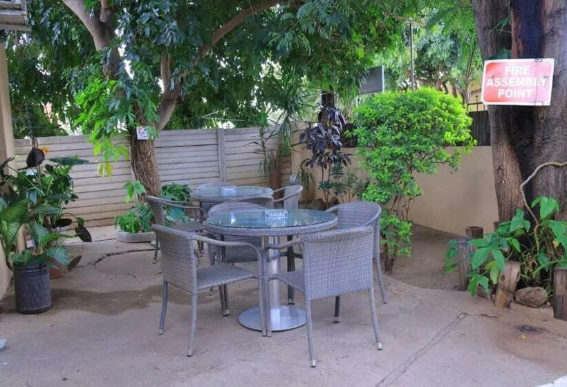 اتاق استاندارد, Crown Bed & Breakfast