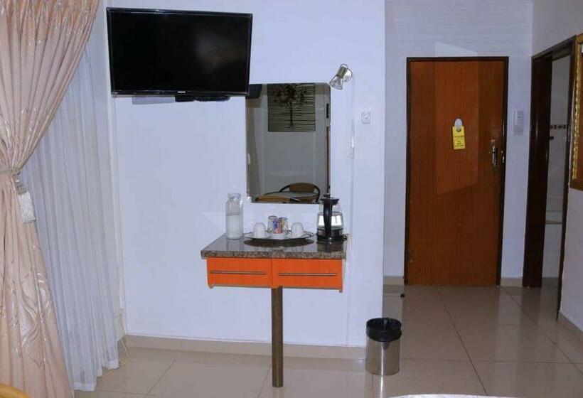 اتاق سوپریور با تخت بزرگ, Crown Bed & Breakfast