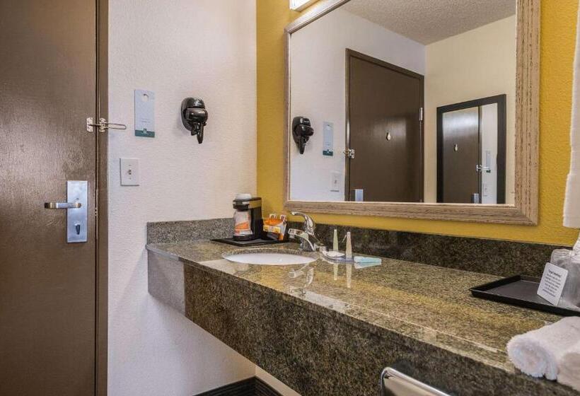 Номер Стандарт, Quality Inn & Suites Silverdale Bangor Keyport