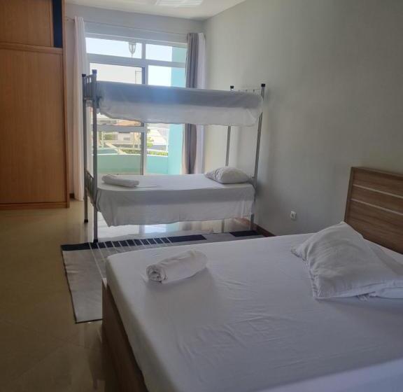 اتاق استاندارد سه نفره, Praia Guest House