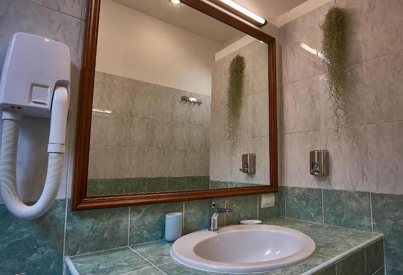 استودیوی استاندارد, Cuore Di Bologna Suites