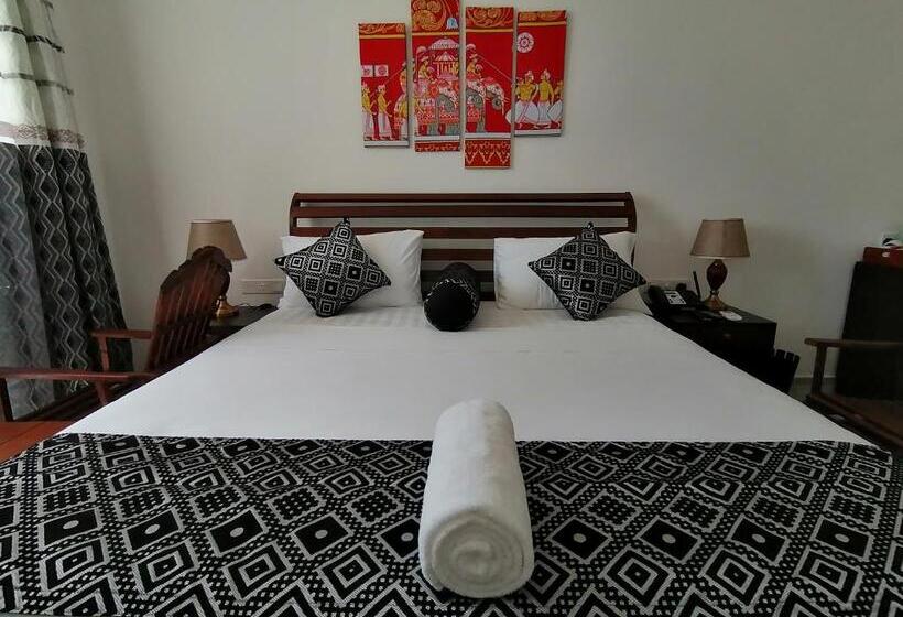 Номер Deluxe с Балконом, Ara Beach Resort Mirissa