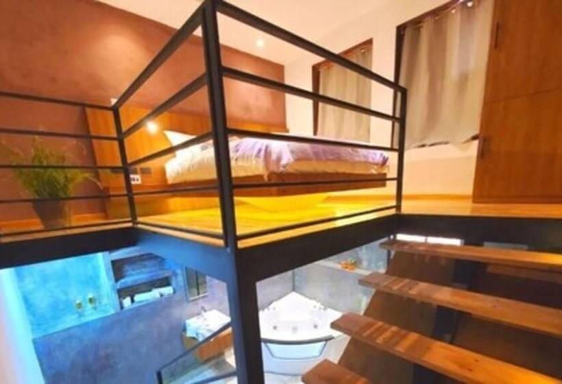 디럭스 룸, Inti Quito