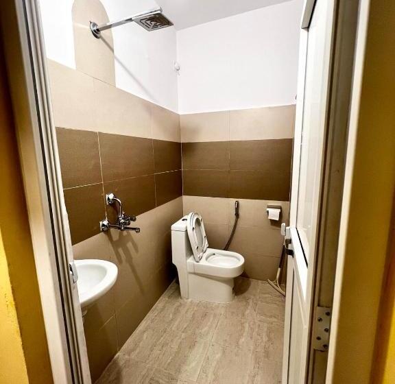 اتاق لوکس, Paris Guest House