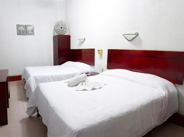 اتاق ساده سه‌ نفره, Nueva Antequera