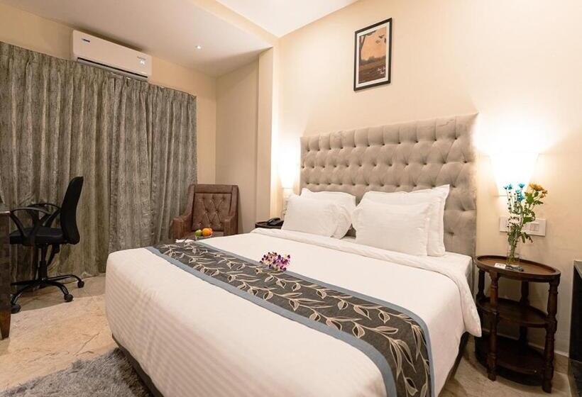 Deluxe Kamer met Uitzicht op het Zwembad, The Verda De Miranda Resort Morjim North Goa