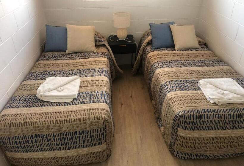 Семейный Номер, Kilcoy Motel