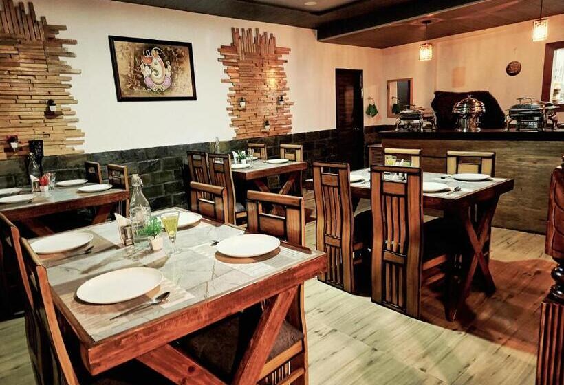 디럭스 룸, Trimounts  A Boutique Hotel In Tirthan Valley